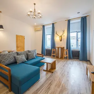 dayflat-apartments-on-predslavinskaya.hotels-of-kiev.com/
